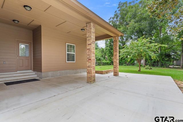 1704 E Houston St, Tyler, TX 75702