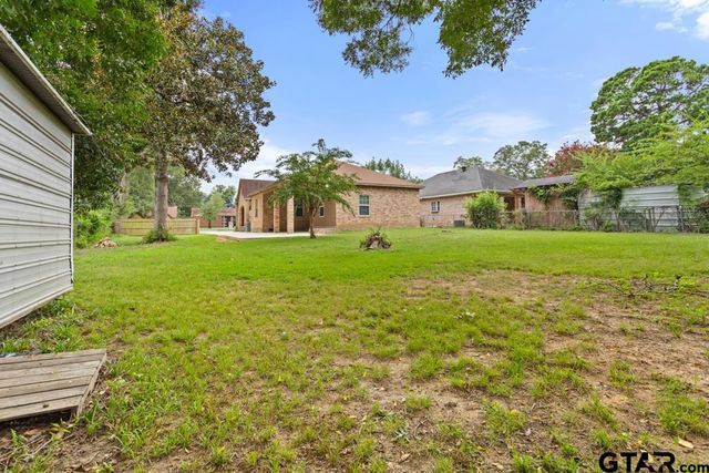 1704 E Houston St, Tyler, TX 75702