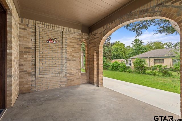 1704 E Houston St, Tyler, TX 75702