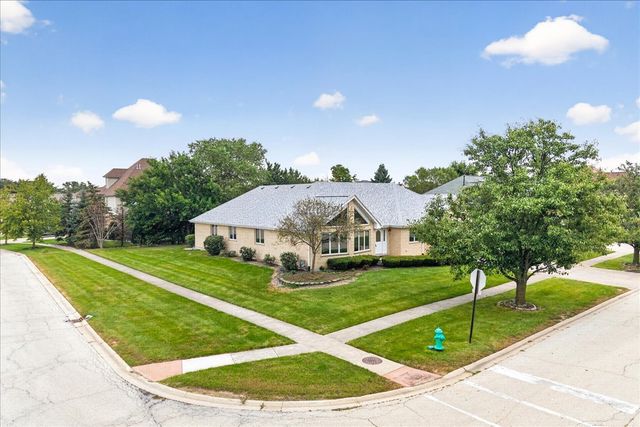1285 Drawbridge Lane, Lemont, IL 60439