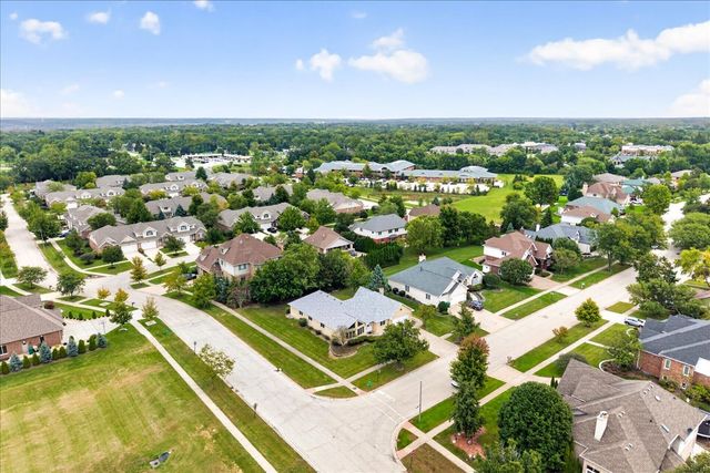 1285 Drawbridge Lane, Lemont, IL 60439