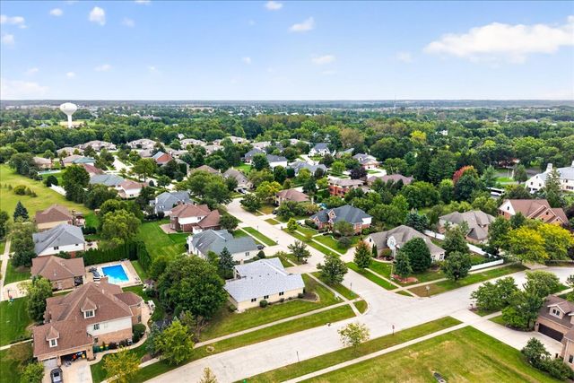 1285 Drawbridge Lane, Lemont, IL 60439