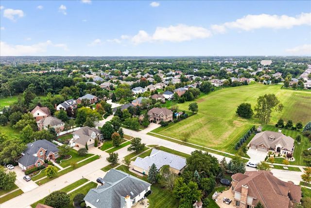 1285 Drawbridge Lane, Lemont, IL 60439