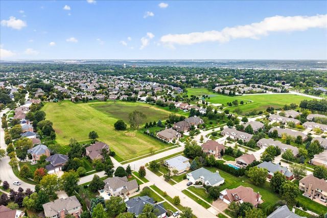 1285 Drawbridge Lane, Lemont, IL 60439