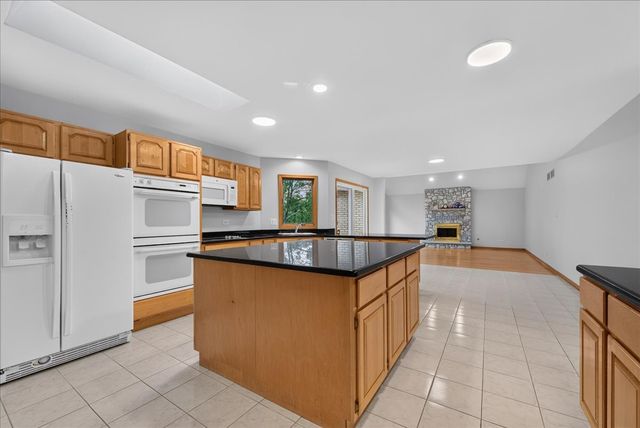 1285 Drawbridge Lane, Lemont, IL 60439