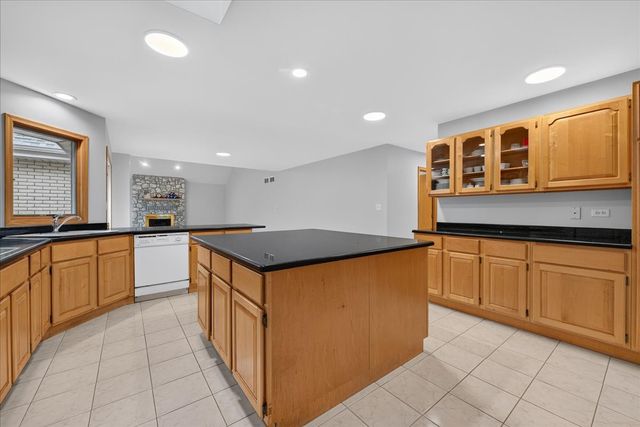 1285 Drawbridge Lane, Lemont, IL 60439