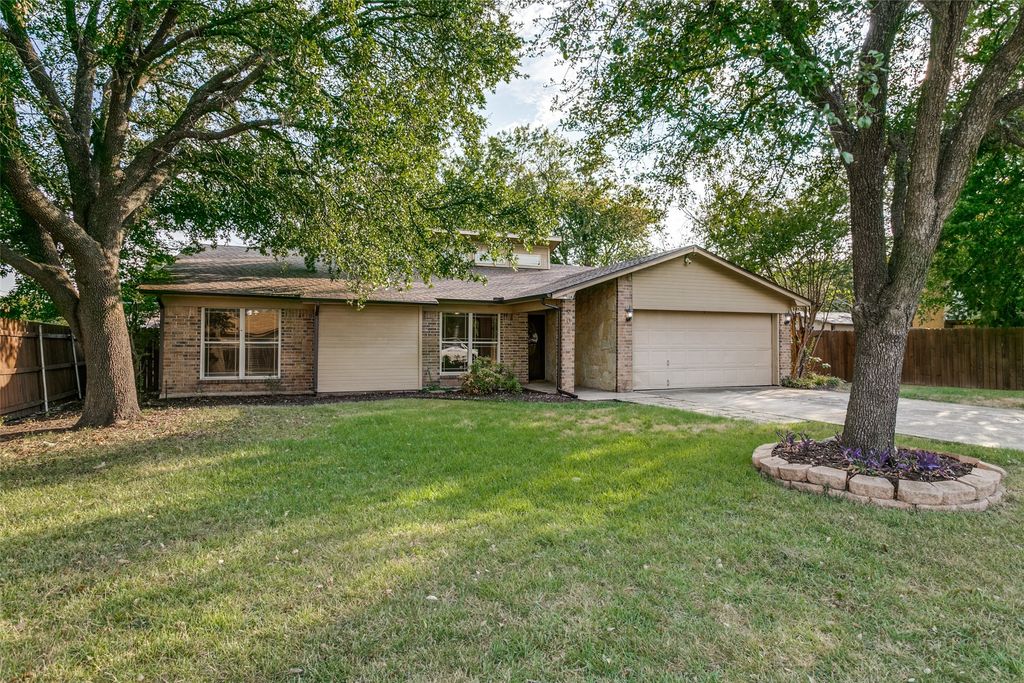 904 Dewey Scott Street, Benbrook, TX 76126 — photo 2