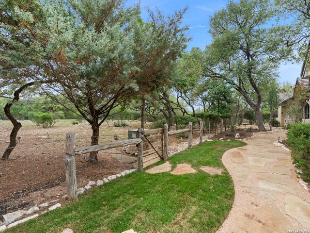 8 Winged Foot, Boerne, TX 78006