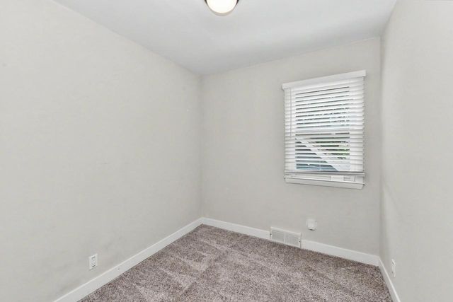 10918 W Wells STREET, Wauwatosa, WI 53226