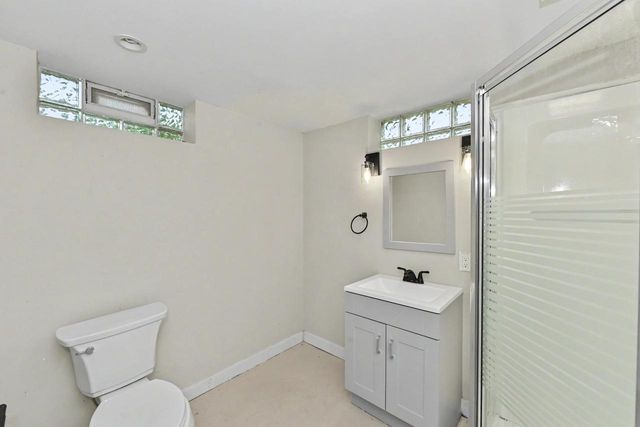 10918 W Wells STREET, Wauwatosa, WI 53226