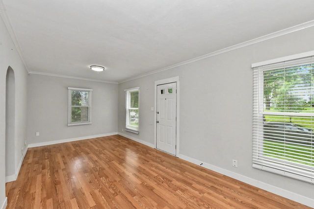 10918 W Wells STREET, Wauwatosa, WI 53226