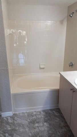 1212 Belmont Ln 1212, North Lauderdale, FL 33068