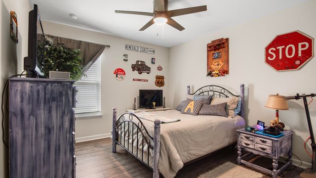 699 Riverwalk Circle, Freeport, FL 32439