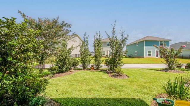 699 Riverwalk Circle, Freeport, FL 32439