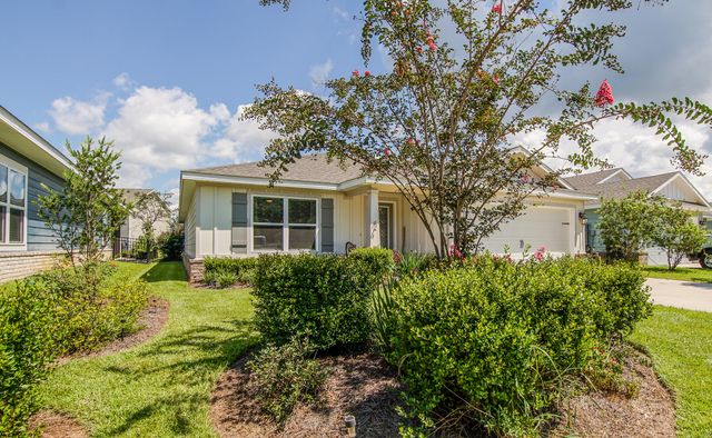 699 Riverwalk Circle, Freeport, FL 32439