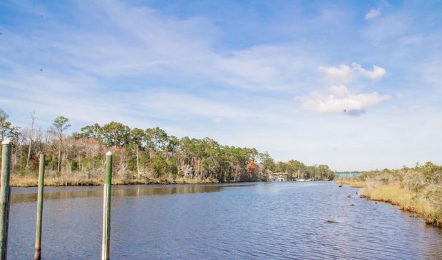 699 Riverwalk Circle, Freeport, FL 32439