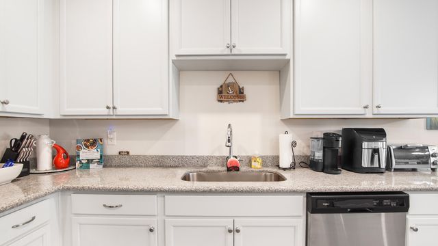 699 Riverwalk Circle, Freeport, FL 32439