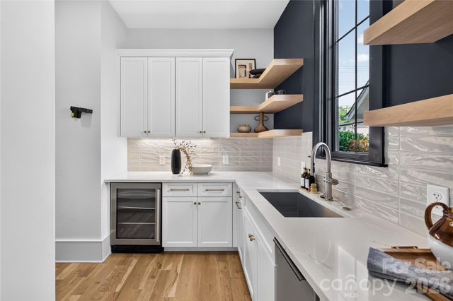 632 Ideal Way, Charlotte, NC 28203