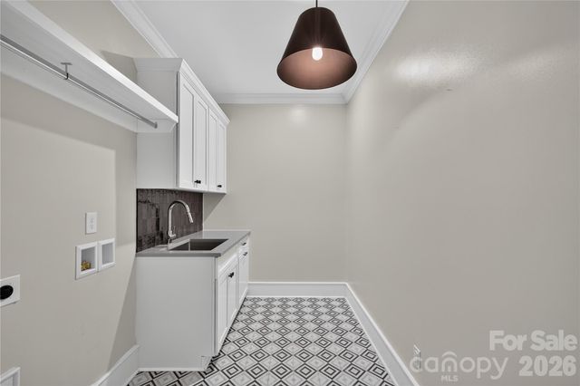 632 Ideal Way, Charlotte, NC 28203