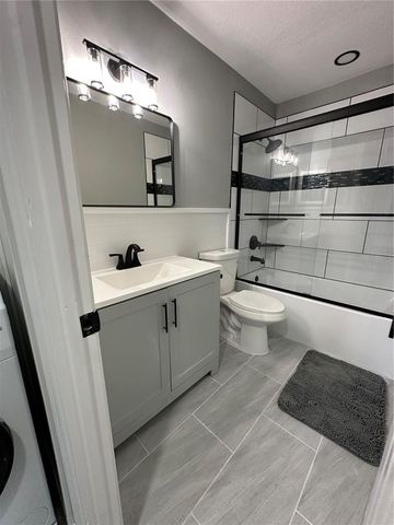 460 E BASE AVENUE 129, Venice, FL 34285