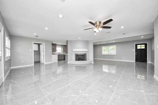 8007 Rowan Lane, Houston, TX 77036