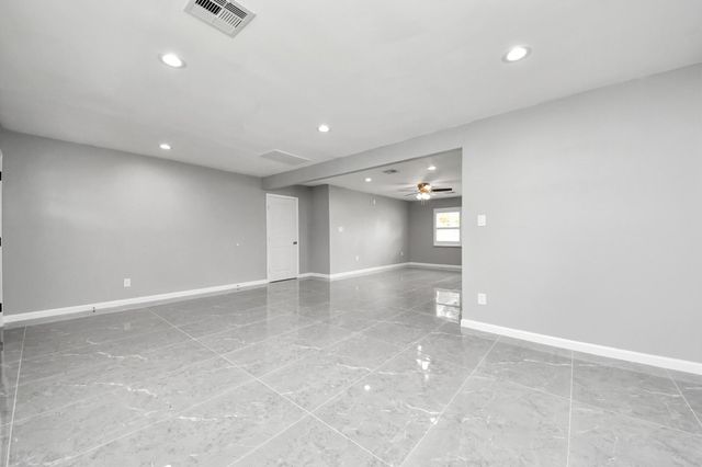 8007 Rowan Lane, Houston, TX 77036