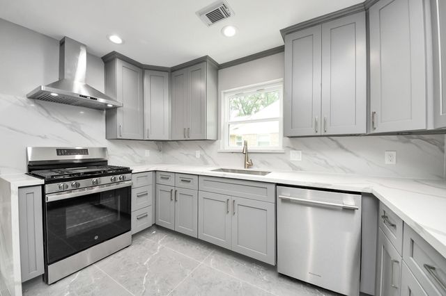 8007 Rowan Lane, Houston, TX 77036