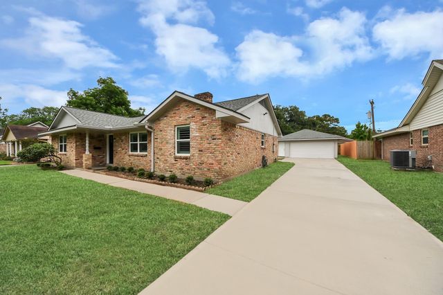 8007 Rowan Lane, Houston, TX 77036