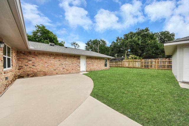 8007 Rowan Lane, Houston, TX 77036