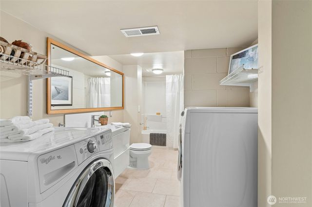 1203 N 36th Street, Renton, WA 98056
