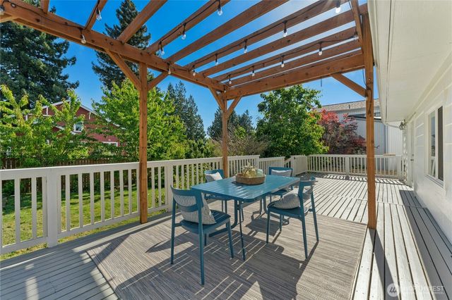 1203 N 36th Street, Renton, WA 98056