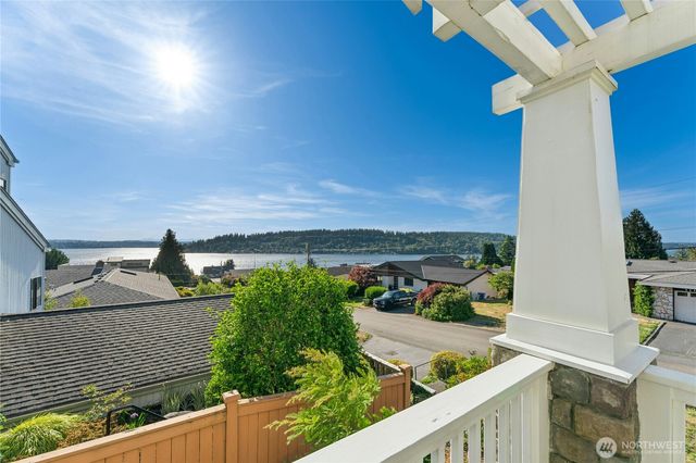 1203 N 36th Street, Renton, WA 98056