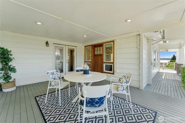 1203 N 36th Street, Renton, WA 98056