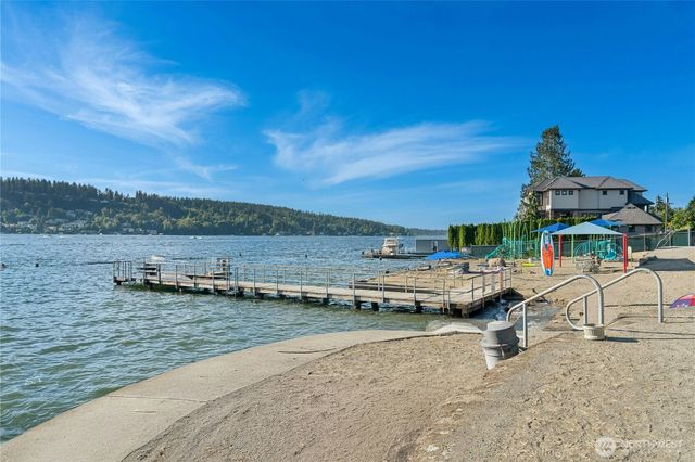 1203 N 36th Street, Renton, WA 98056