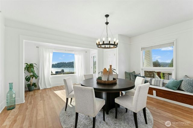 1203 N 36th Street, Renton, WA 98056