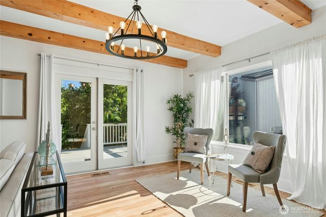 1203 N 36th Street, Renton, WA 98056