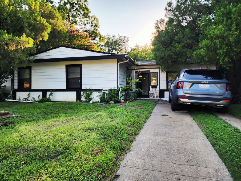 702 Jonathan Lane, Arlington, TX 76010