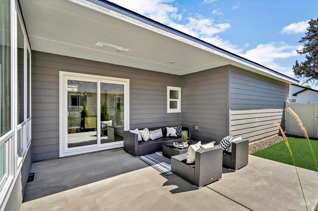 7698 N Ferris Ave, Boise, ID 83714