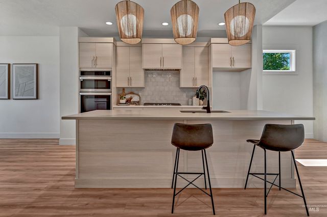 7698 N Ferris Ave, Boise, ID 83714