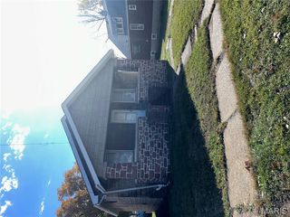 5820 Helen Avenue, St Louis, MO 63136