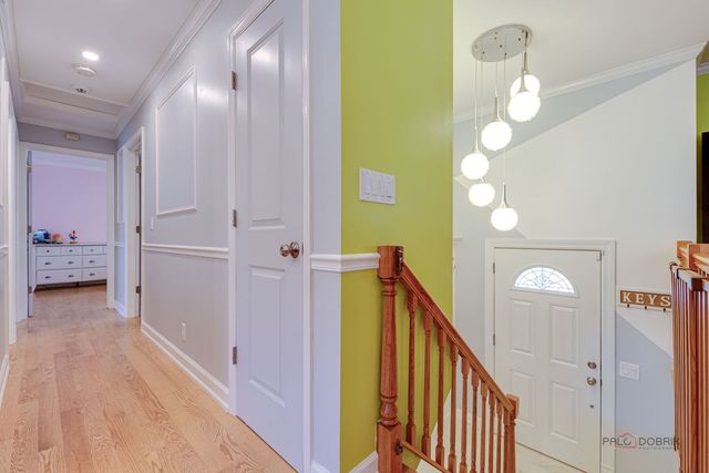 14 Wander Way, Lake In The Hills, IL 60156