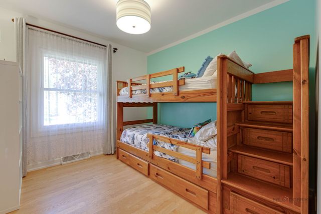 14 Wander Way, Lake In The Hills, IL 60156