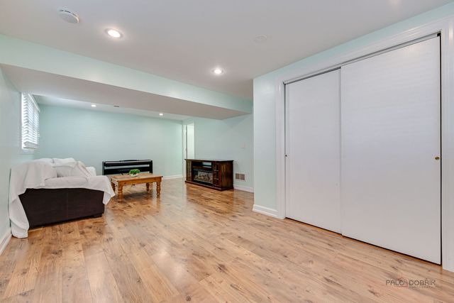 14 Wander Way, Lake In The Hills, IL 60156