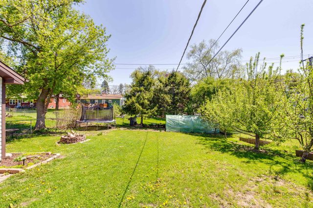 14 Wander Way, Lake In The Hills, IL 60156