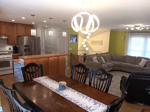 14 Wander Way, Lake In The Hills, IL 60156