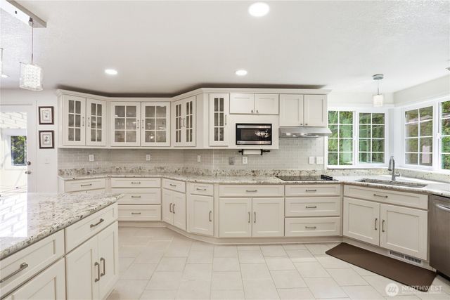 3912 Brigadoon Drive SE, Olympia, WA 98501
