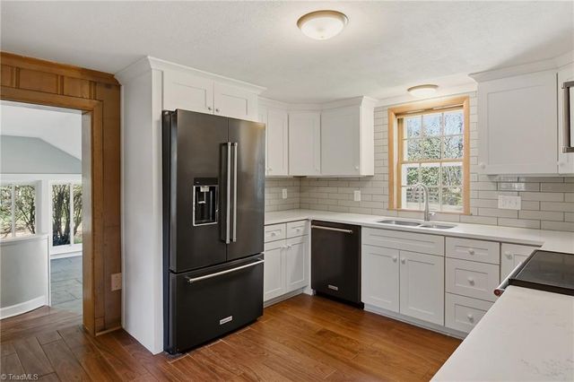 4285 Shattalon Drive, Winston-salem, NC 27106