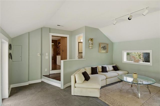 4285 Shattalon Drive, Winston-salem, NC 27106