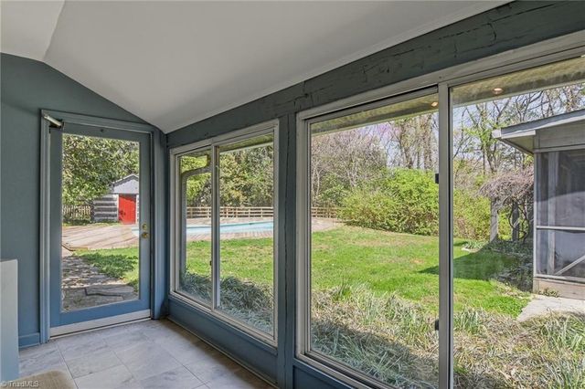 4285 Shattalon Drive, Winston-salem, NC 27106