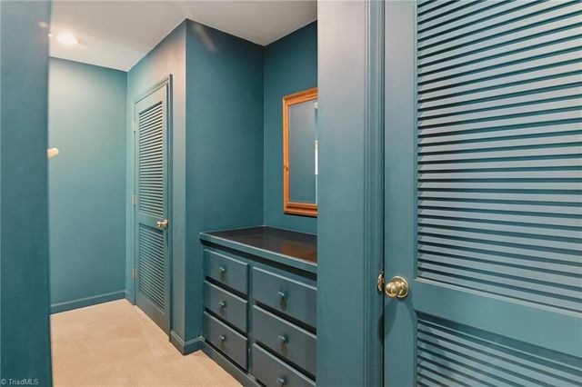 4285 Shattalon Drive, Winston-salem, NC 27106